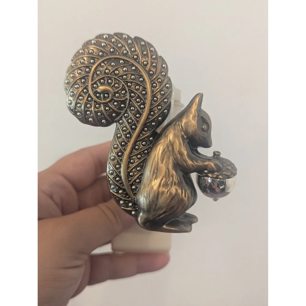Bath & Body Works Squirrel Acorn Wallflowers Fragrance Plug Antique Bronze Fall